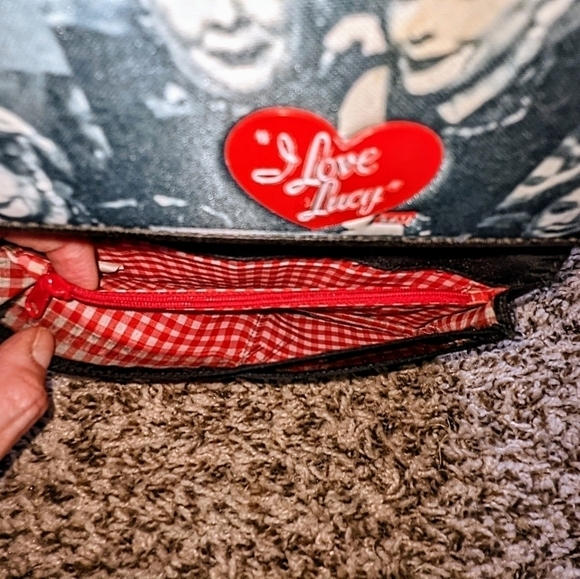 I Love Lucy Shoulder Bag and Matching Wallet "Ethel's Birthday" Episode - Picture 5 of 10